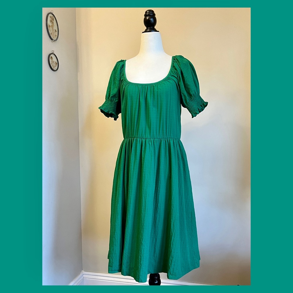 💚 Ann Taylor green puff sleeve cotton dress